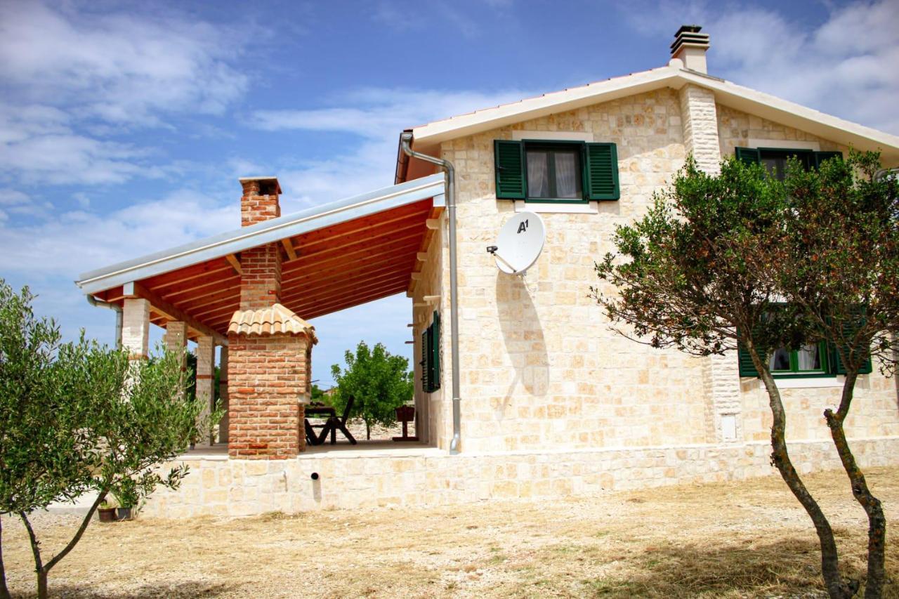Villa Stone Pearl With Heated Swimming Pool Свети свети Филип и Яков Екстериор снимка