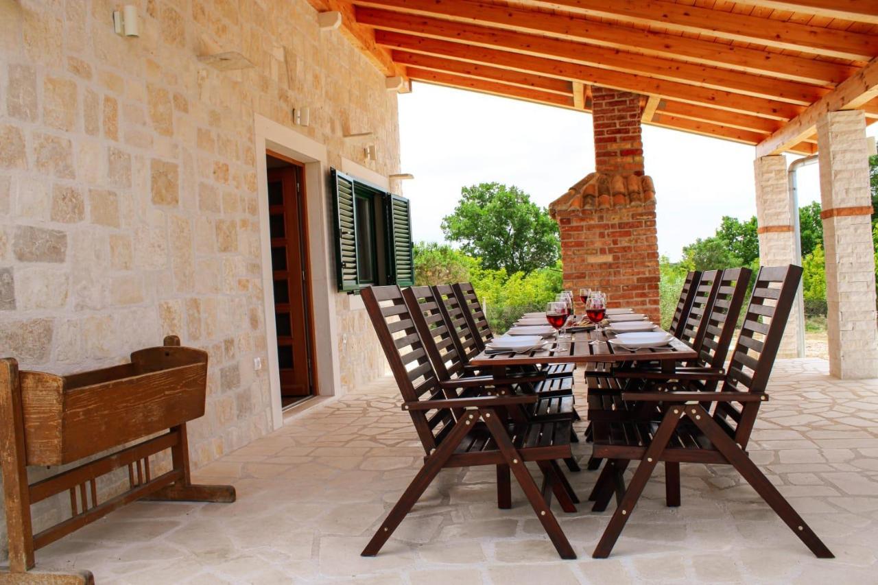Villa Stone Pearl With Heated Swimming Pool Свети свети Филип и Яков Екстериор снимка